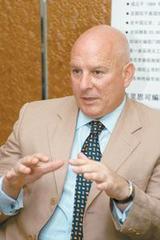 赛灵思CEO:<font color='red'>可编程技术</font>成为企业创新关键平台