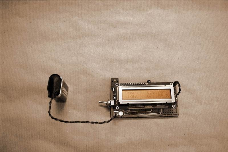 带液晶显示屏的温度/光亮度表