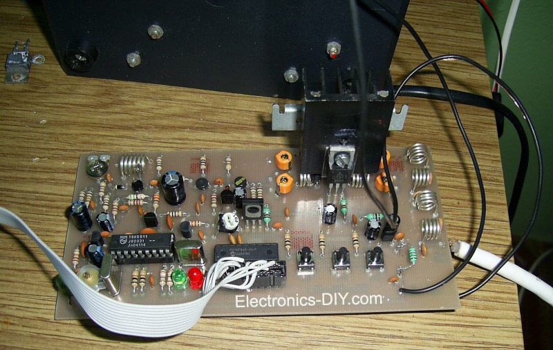 8瓦 PLL 立体声发射器带 LCD