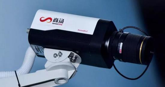 SenseDLC嵌入式人像识别SDK 安防边缘的“小巨人” SenseDLC嵌入式人像识别SDK 安防边缘的“小巨人”