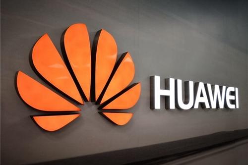 华为或将在今年4月发布旗下首款智能电视 由京东方代工 华为或将在今年4月发布旗下首款<a href='/article/tag/智能电视' target='_blank' style='cursor:pointer;color:#D05C38;text-decoration:underline;'>智能电视</a> 由<a href='/article/tag/京东方' target='_blank' style='cursor:pointer;color:#D05C38;text-decoration:underline;'>京东方</a>代工