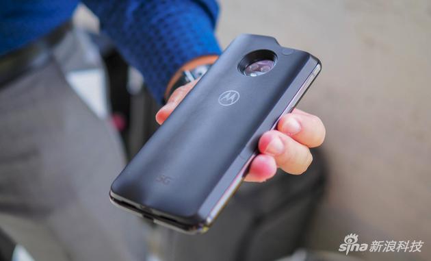 摩托罗拉推出的5G模块(5G Moto Mod)