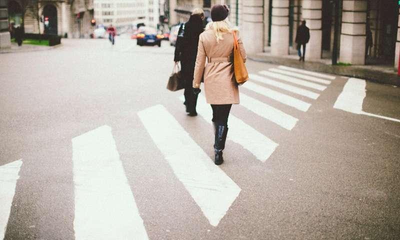 黑科技，前瞻技术，韩国土木工程与建筑技术研究所,行人交通事故预防系统,KICT行人交通事故，高科技人行横道，汽车新技术