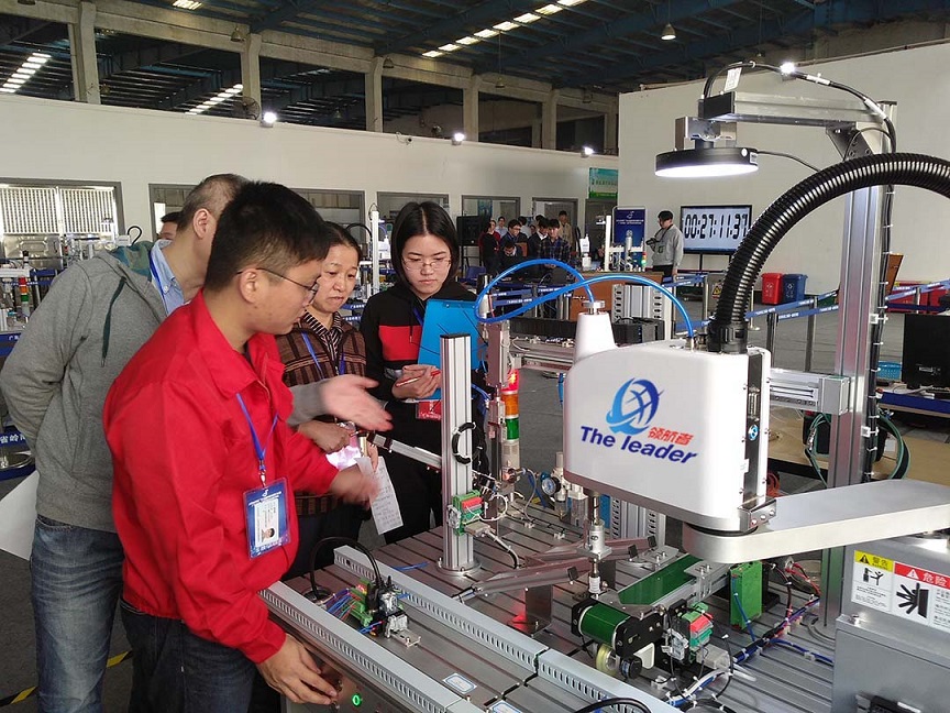 东莞推行机器换人，是否能解决用工荒？