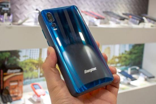 全球最大电池容量手机开启众筹!售价699美元 全球最大电池容量手机开启众筹!售价699美元