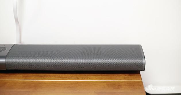 在SoundBar和分体电视之外，它也是AI音响