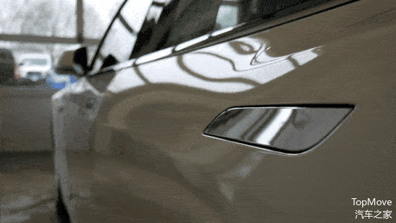 特斯拉门把手自动弹出 | 网络