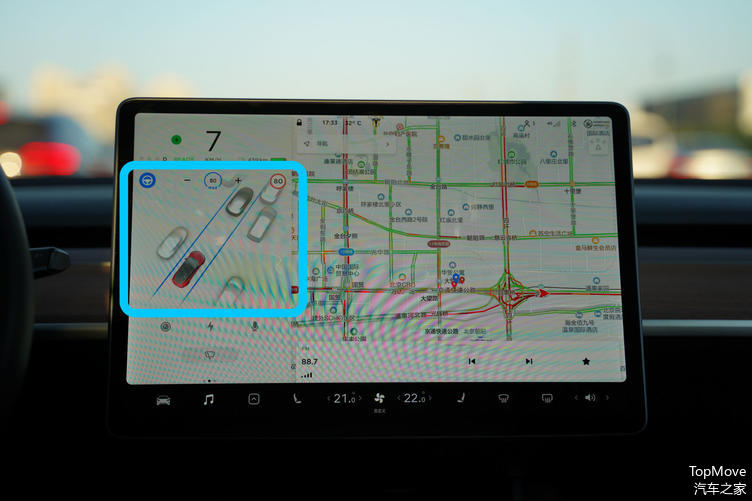 Autopilot 在车辆仪表的动效显示 | 图片来自微博@常岩CY