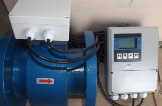 分体式电磁流量计的工作原理和特点