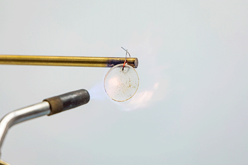 电动汽车,黑科技,前瞻技术,电池,柔性锂离子电池,不会着火锂离子电池,锂离子电池起火,汽车锂离子电池,电池WiBS电解质 电动汽车,黑科技,前瞻技术,电池,柔性锂离子电池,不会着火锂离子电池,锂离子电池起火,汽车锂离子电池,电池WiBS电解质