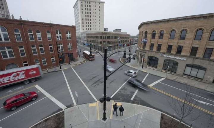 黑科技,前瞻技术,智能交通信号灯系统,卡内基梅隆大学智能交通,智能交通出行时间,Surtrac系统,汽车新技术 黑科技,前瞻技术,智能交通信号灯系统,卡内基梅隆大学智能交通,智能交通出行时间,Surtrac系统,汽车新技术