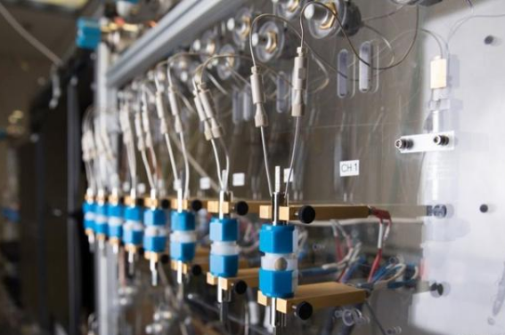 奔驰或将采用新型的电池，5分钟充电可达80%