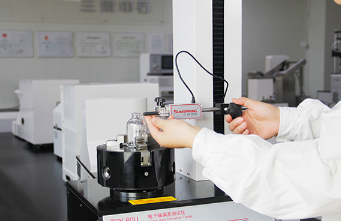 数显轴偏差仪检测瓶罐轴偏差的方法