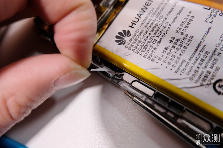 华为老将还能战否？mate8更换电池记_新浪众测