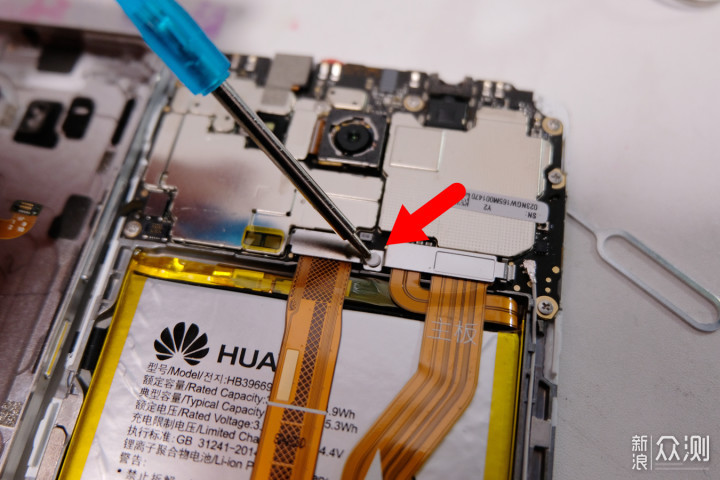 华为老将还能战否？mate8更换电池记_新浪众测