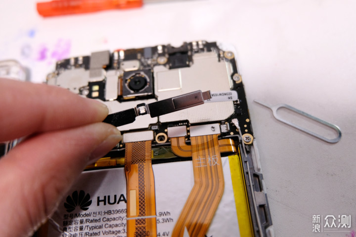 华为老将还能战否？mate8更换电池记_新浪众测