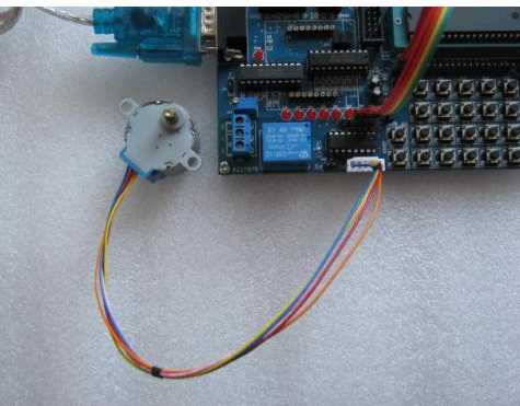 ATMEGA8单片机对步进电机的驱动