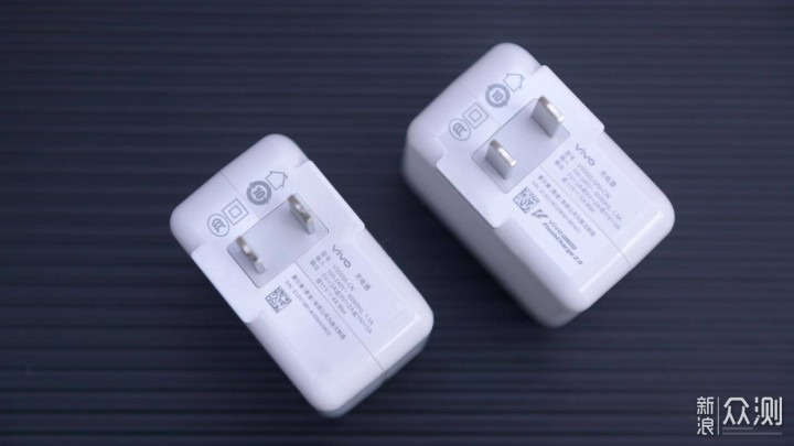 我把性价比的iQOO 3和主打线下的X30 Pro横评_新浪众测