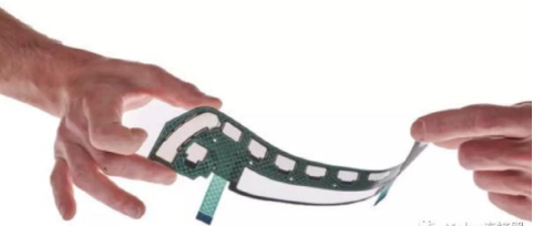 基于PEDOT触控膜提升驾驶体验