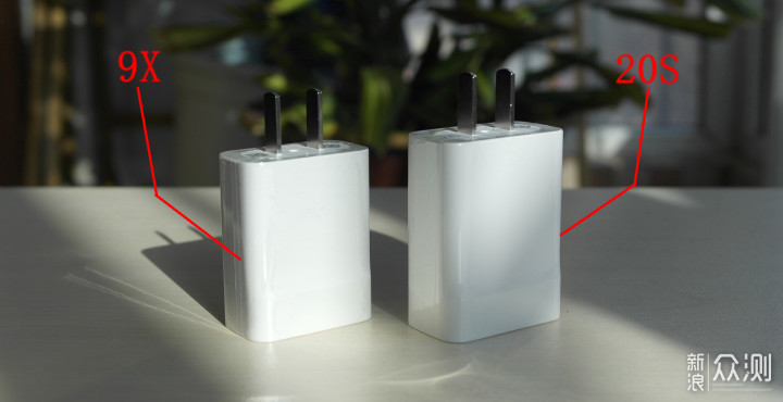 荣耀20S VS 9X ,360°无死角对比谁是最强中端_新浪众测