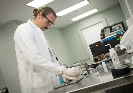 电动汽车,黑科技,前瞻技术,电池,加州大学圣地亚哥分校锂金属电池,锂金属电池泄洪道,电池隔膜 电动汽车,黑科技,前瞻技术,电池,加州大学圣地亚哥分校锂金属电池,锂金属电池泄洪道,电池隔膜