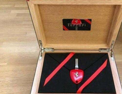 全国首台!法拉利LaFerrari国内交付,相当于布加迪加保时捷918的价