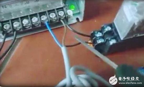 如何用万用表测量三线制传感器