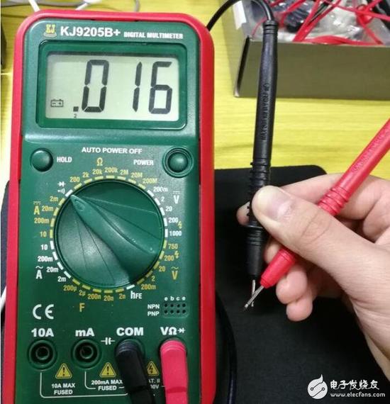 如何用万用表的电阻档来测量电阻值