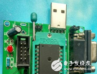 基于操作系统的软件资源非常丰富，你要写一个Linux设备驱动时，首先在网上找找，如果有直接拿来用；其次是找到类似的，在它的基础上进行修改；如果实在没有，就要研究设备手册，从零写起。而不带操作系统的驱动开发，一开始就要深入了解设备手册，从零开始为它构造运行环境，实现各种函数以供应用程序使用。