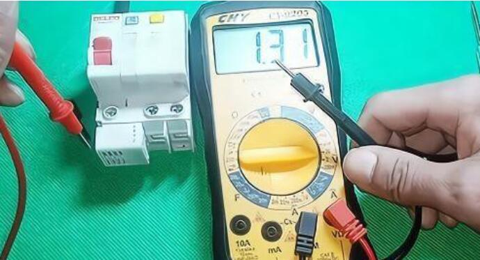 万用表如何测火线和零线