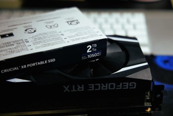 是时候添置一块大容量SSD了 英睿达X8