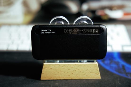 是时候添置一块大容量SSD了 英睿达X8