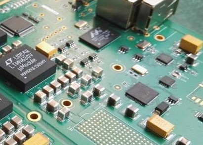 如何采用指针万用表检测电容器的好坏