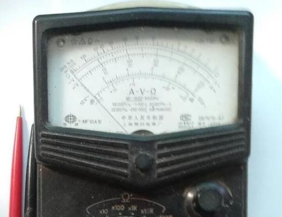 万用表电阻档越高输出的电压越大吗