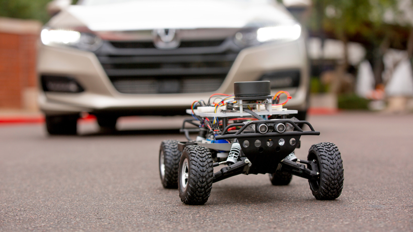 黑科技，前瞻技术，自动驾驶，智能交通系统,无需停车穿过十字路口,十字路口交通