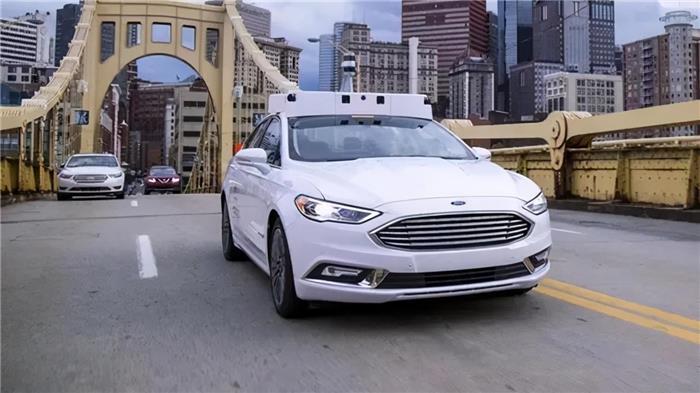 业内专家预测，高级别自动驾驶离我们至少还有10年之久？