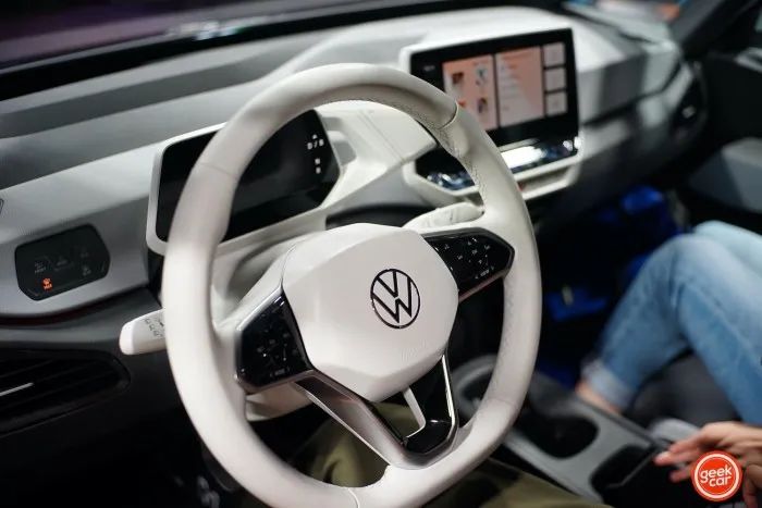 电子电气架构进化时:域控制器走上历史主舞台 电子电气架构进化时:域控制器走上历史主舞台