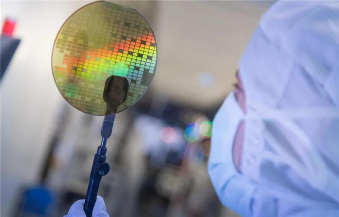 汽车VS消费电子,一场关于芯片的争夺战 汽车VS消费电子,一场关于芯片的争夺战