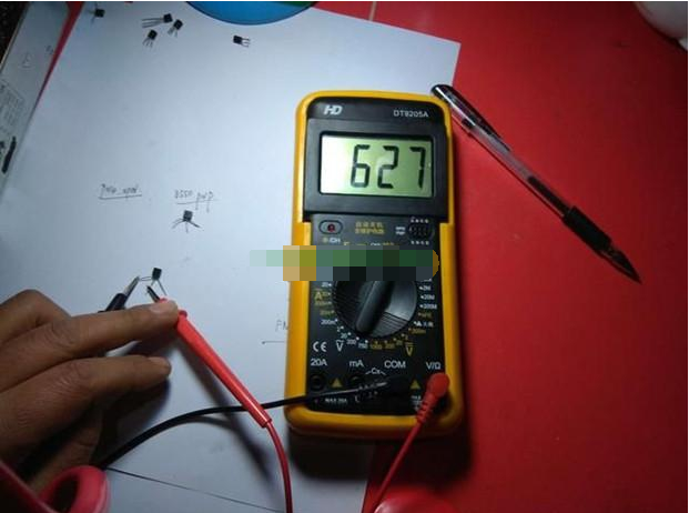 如何用万用表区分PNP传感器和NPN型传感器