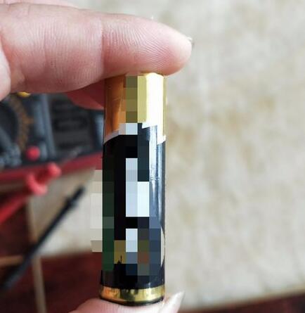万能表怎么测量干电池
