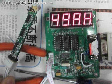 点击放大图片 基于MSP430实现的湿度计实物图