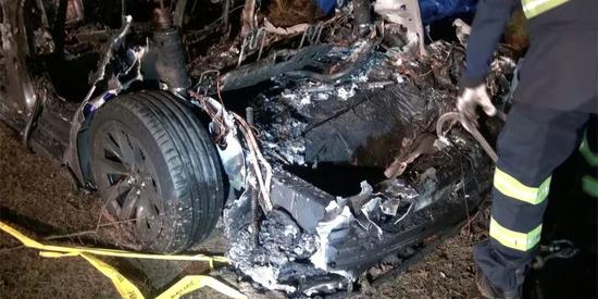 特斯拉车祸将带火汽车一个新功能