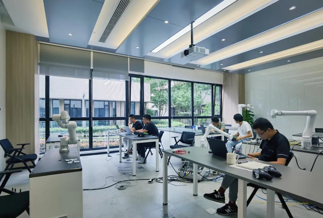 微信图片_20211224101841.jpg?imageView2/2/w/550