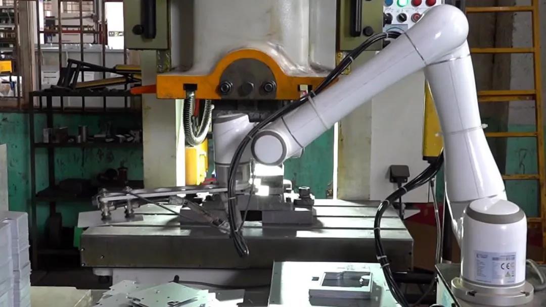 微信图片_20211224101916.jpg?imageView2/2/w/550