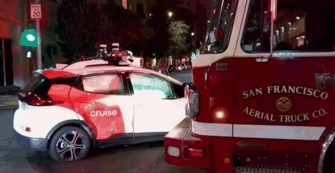 引入第三方视角，自驾技术迫切需要安全性标签