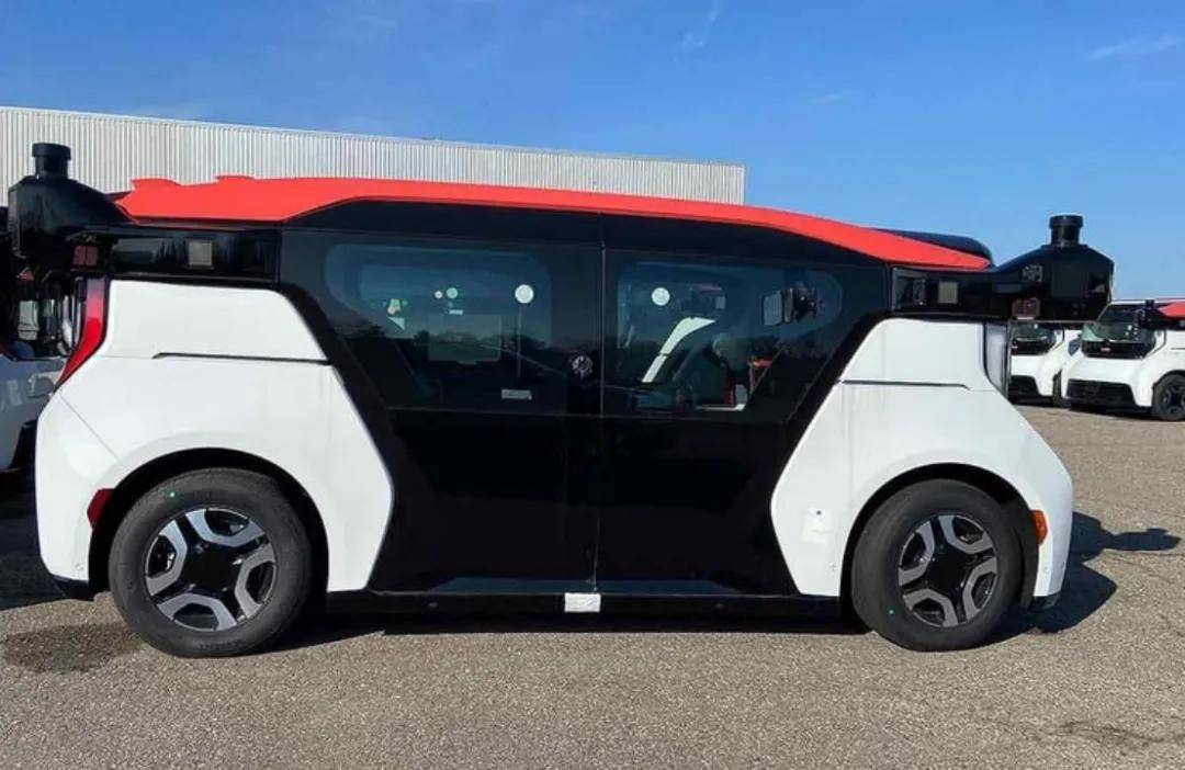 引入第三方视角，自驾技术迫切需要安全性标签