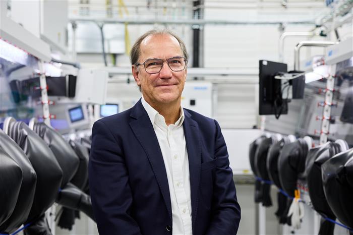 09.宝马首席电池技术科学家彼得·兰普博士(Dr. Peter Lamp)荣获电池界“诺贝尔奖”.jpg?imageView2/2/w/1000