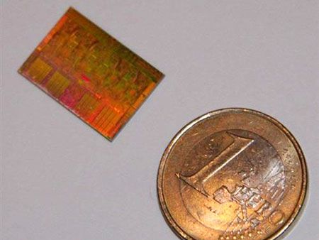 科技时代_IDF08:近看英特尔45nm Nehalem核心照